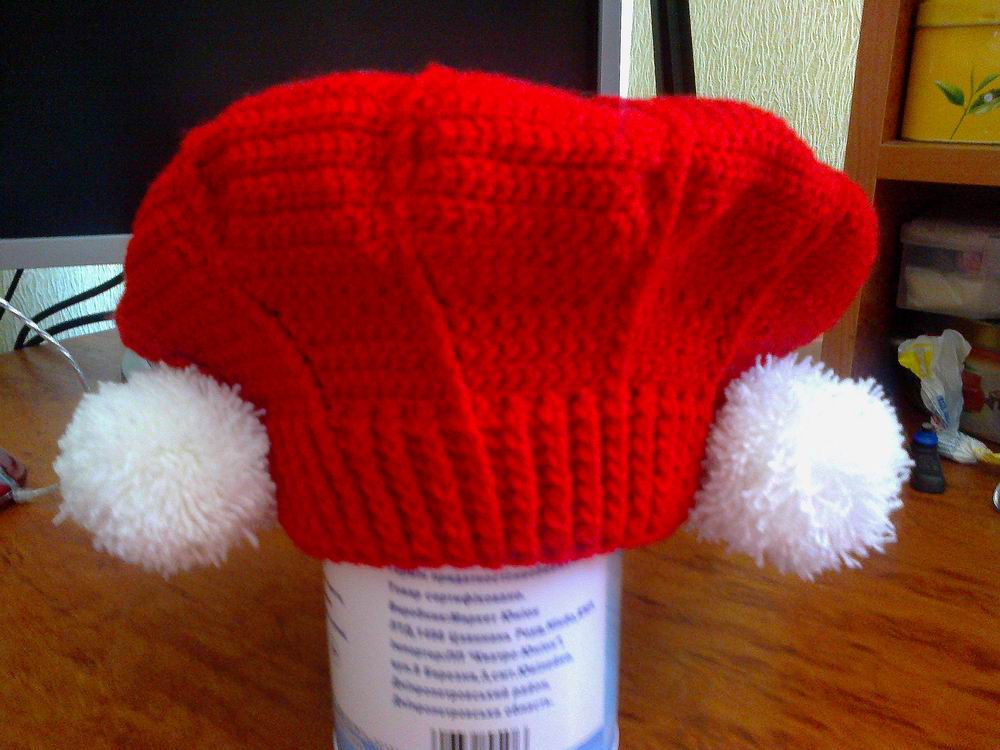 Женский берет, связанный крючком