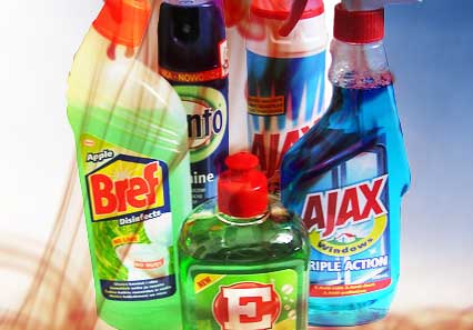 Как сделать безопасную  уборку  с помощью бытовой химии