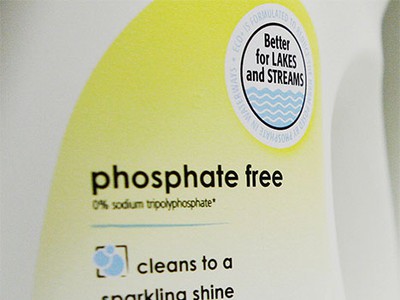 Как сделать безопасную  уборку  с помощью бытовой химии